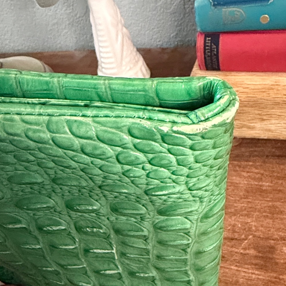 Brahmin Green Croc-Embossed Leather Crossbody Gold Turn lock - Picture 12 of 15